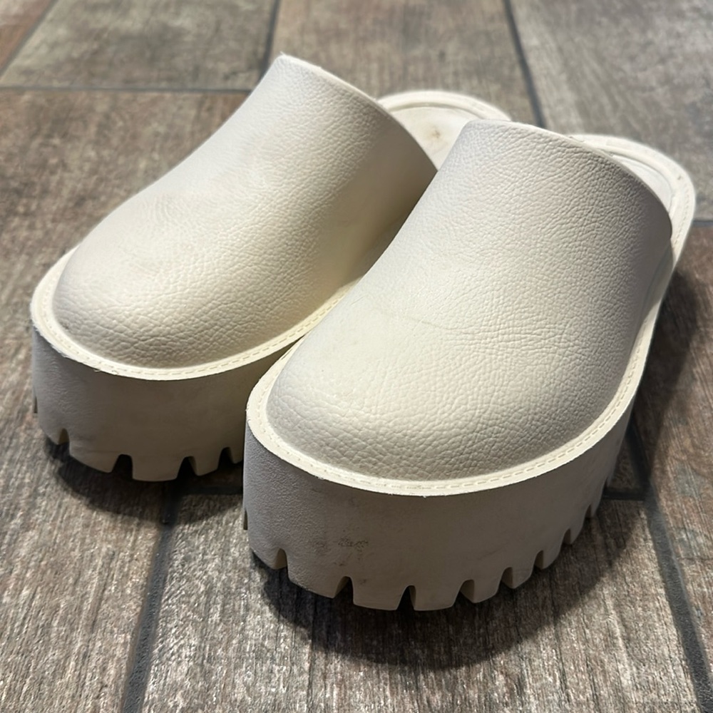 Jeffrey Campbell Women’s Bae Platform Mules in Sea Salt
